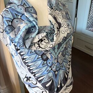 Blue & White Patterned Silk-Like Scarf